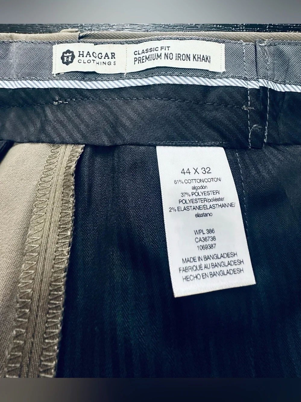 Haggar Premium Mens Khaki Pleat Classic Fit Pants 44WX32L Toast (Dark Beige) New